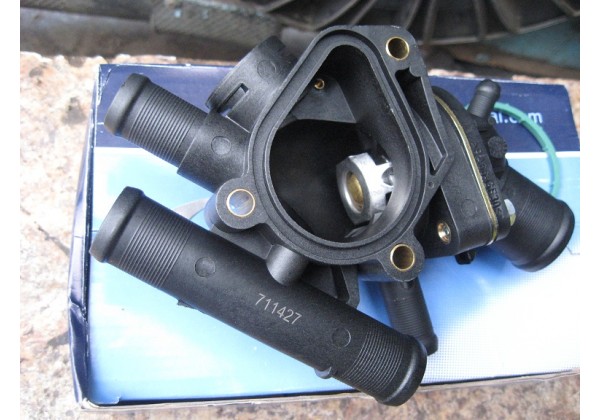 Корпус термостата, термостат Renault Kangoo, Espace III, Megane, Laguna, Clio II, Scenic, Master, Trafic 1.9 D, 1.9 dTi, 1.9 dCi, 2.0і,7700109641 , 7700112491, 7701474248, 7701474249, 7701716338* 